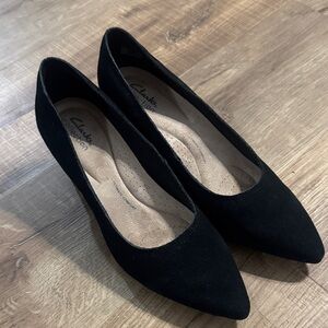 Clarks Women's Elegant Black Loafers